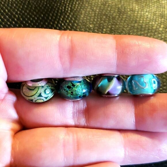 Charm bundle - Picture 1 of 5